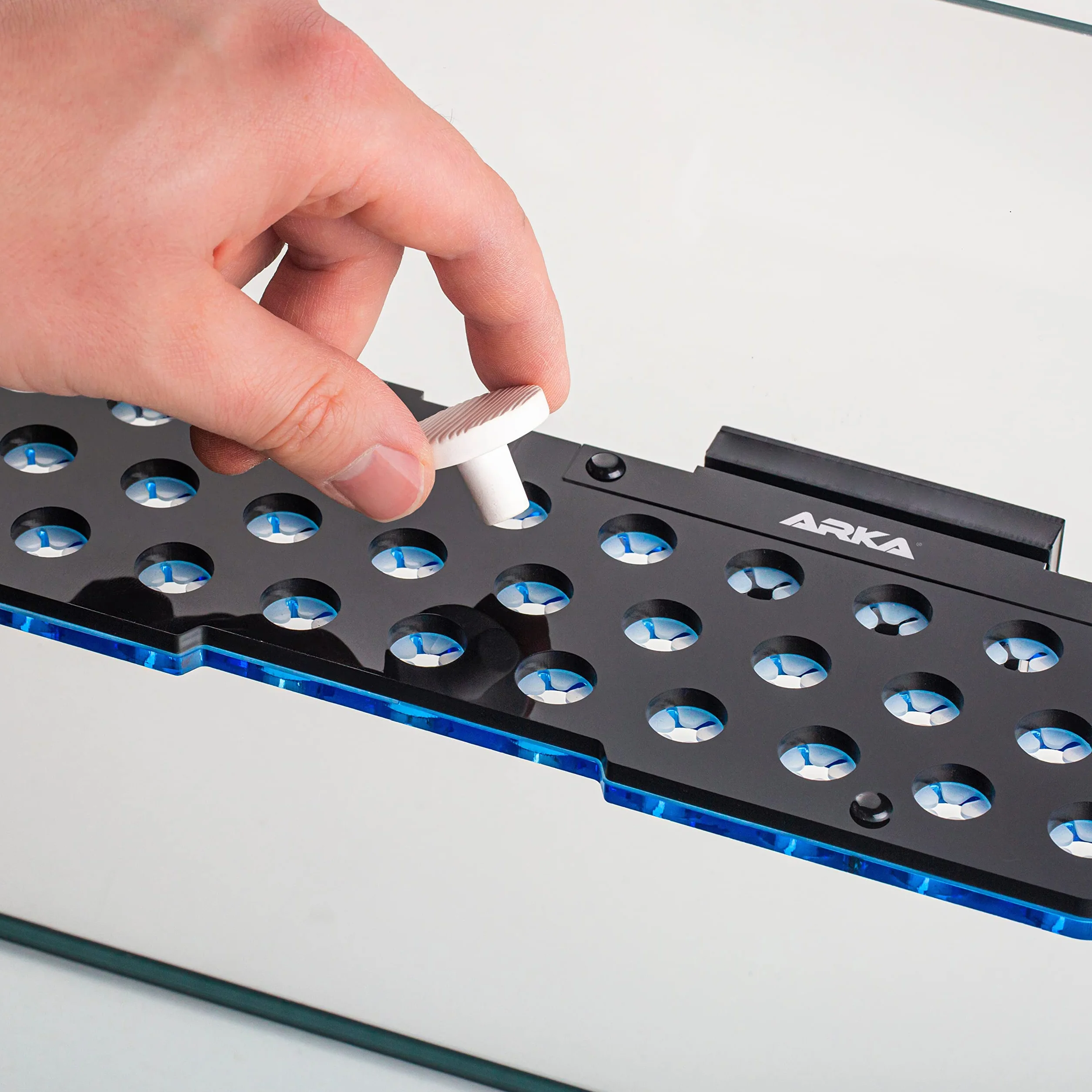 ARKA myREEF-FRAG Rack - con 32 Agujeros - Soporte esquejes de Coral con Fuertes imanes para acuarios Marinos, Incl. fusibles de Silicona, diámetro de los Agujeros Aprox. 15 mm.