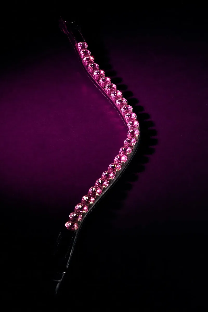 Frontalera Vellquine Lady Pink Cristales Rosados y Sistema de Enganche Fácil Elegancia y Comodidad para Cabezadas (full)
