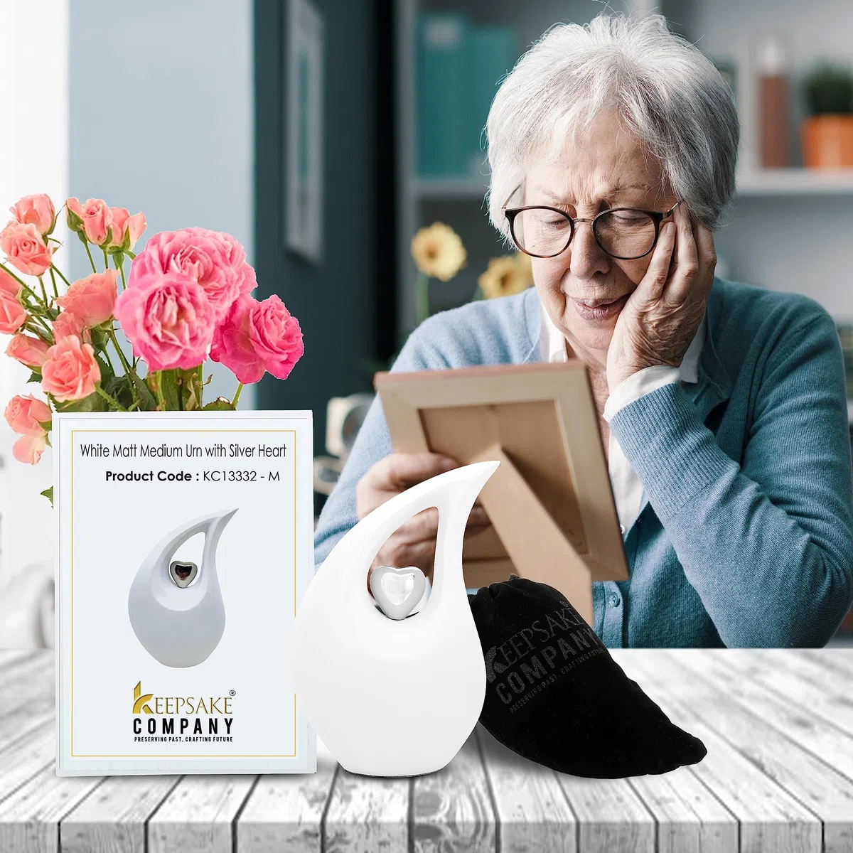 Urnas Medianas con Forma de lágrima Blanca para Cenizas humanas con corazón Plateado (6 Pulgadas de Altura) -Urna para Mascotas pequeñas, Blanco Mate