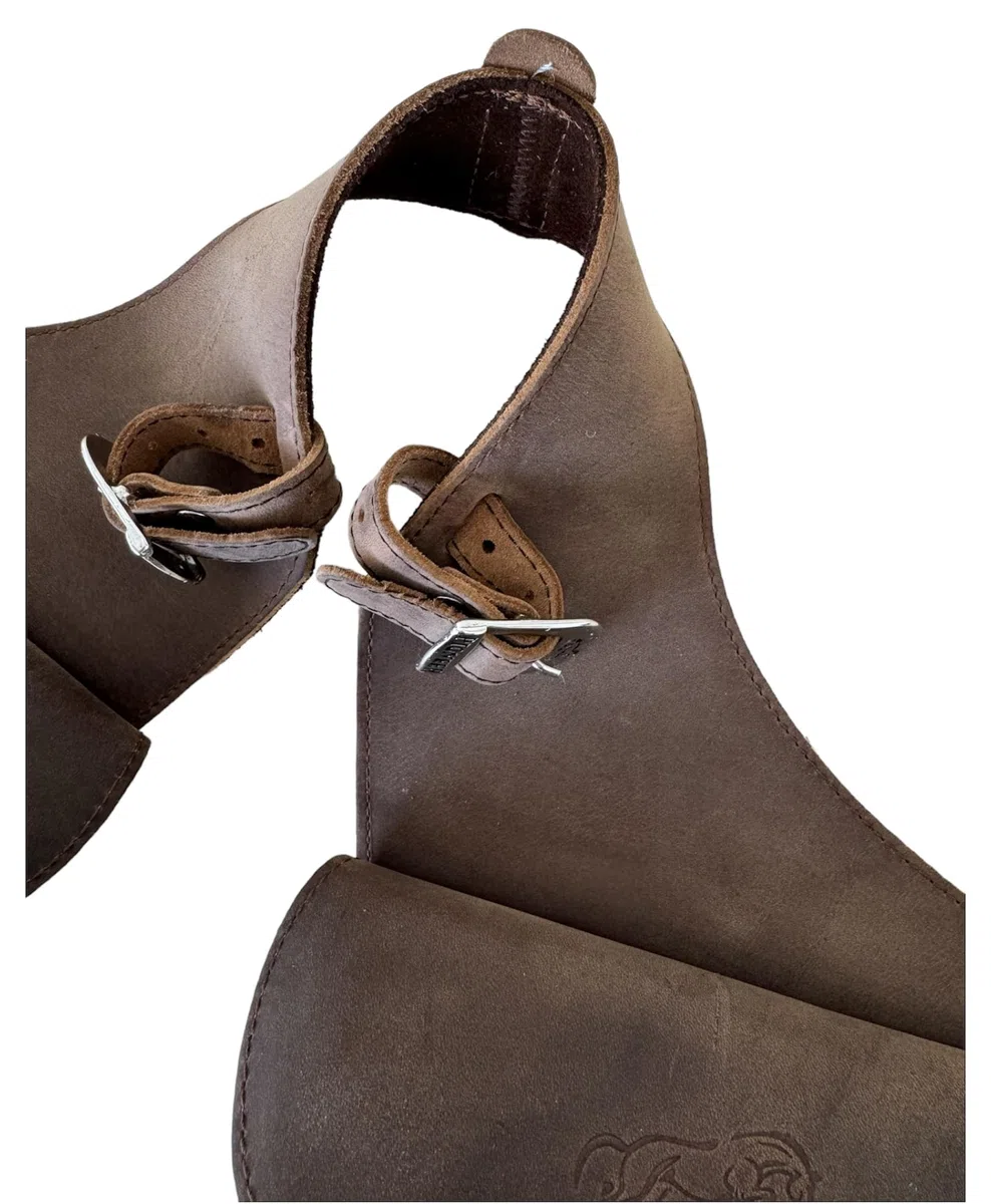 PIONEER Bolsas de Silla de Montar para Caballos en Cuero – Ideales para Equitación, Trekking y Paseos a Caballo – Diseño Trasero en Forma de Banana – Resistentes y Cómodas - Marrón