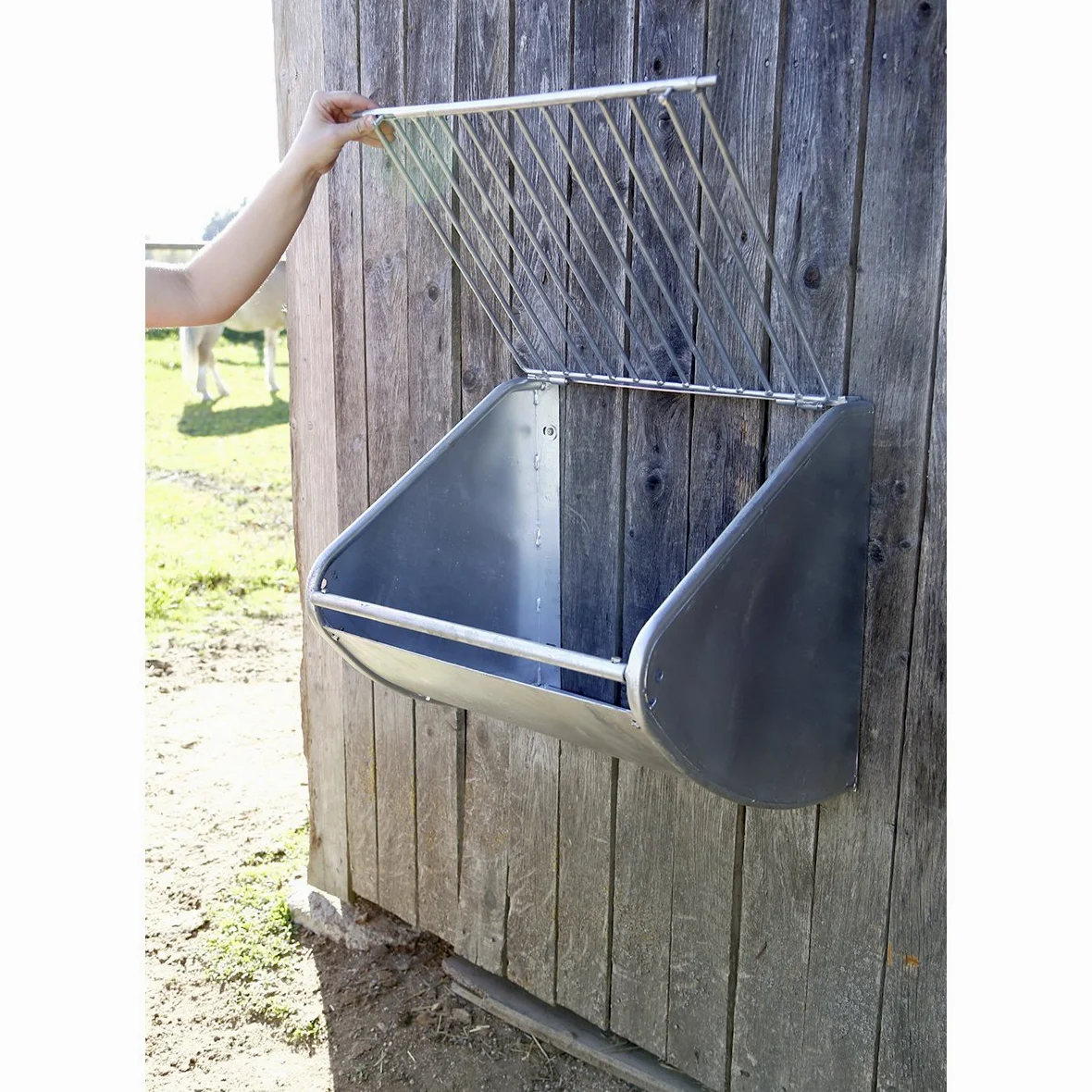Hay Rack with Feed-saving Bars For Horses