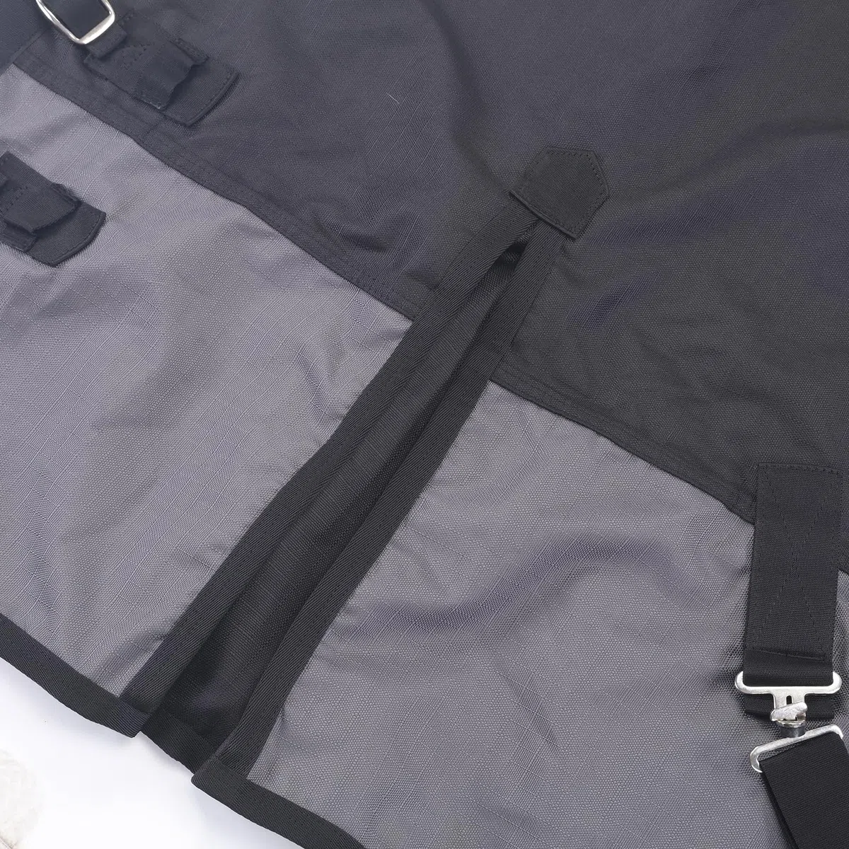 1200D - Manta para caballo sin relleno (0 g), ligera, impermeable y transpirable, para caballos, para exteriores, color negro y gris, 130 cm