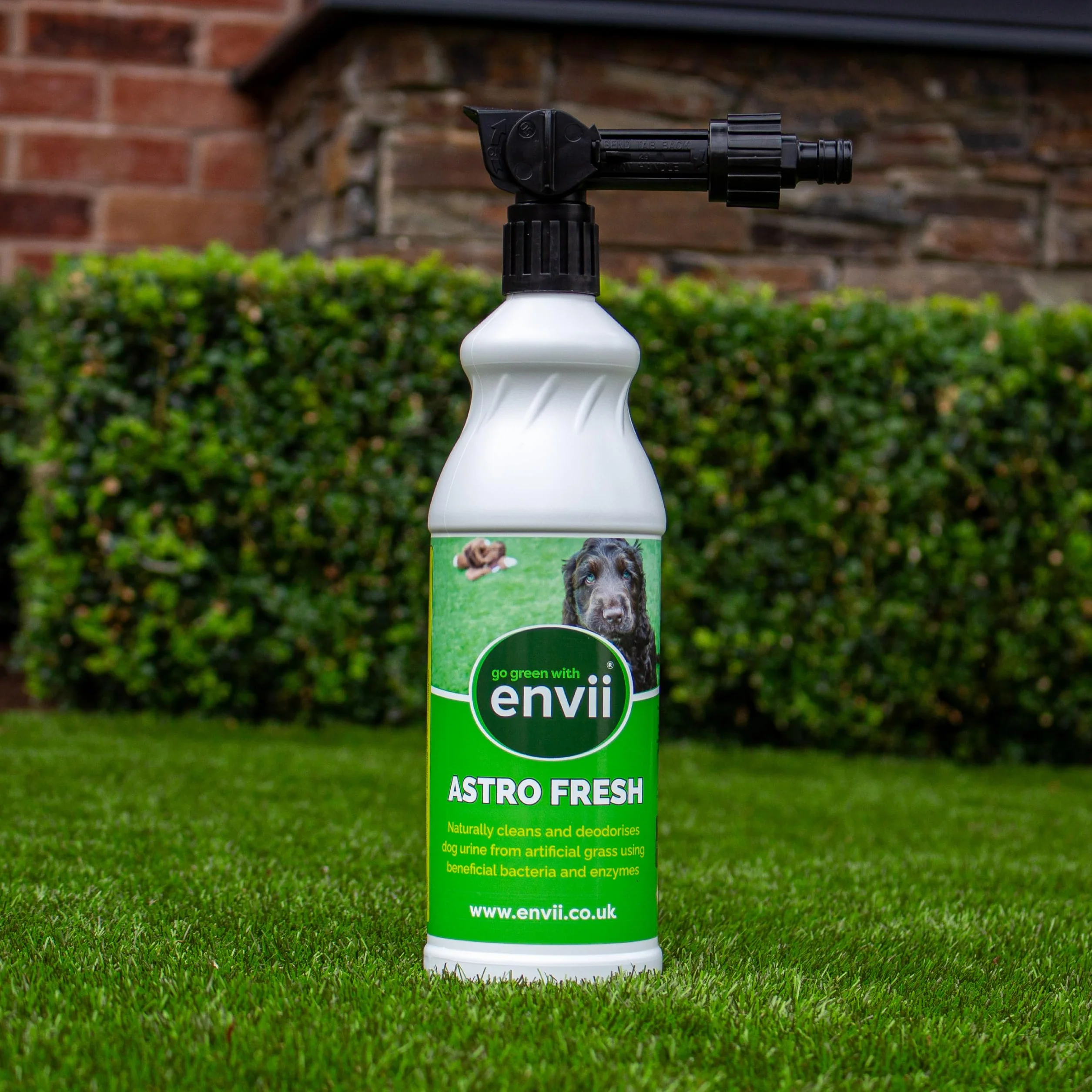 envii Astro Fresh - Limpiador de Césped Artificial y Eliminador de Olores de Orina de Perro, Seguro para Mascotas, Fácil de Aplicar, 1 Litro - Cubre hasta 150 m²